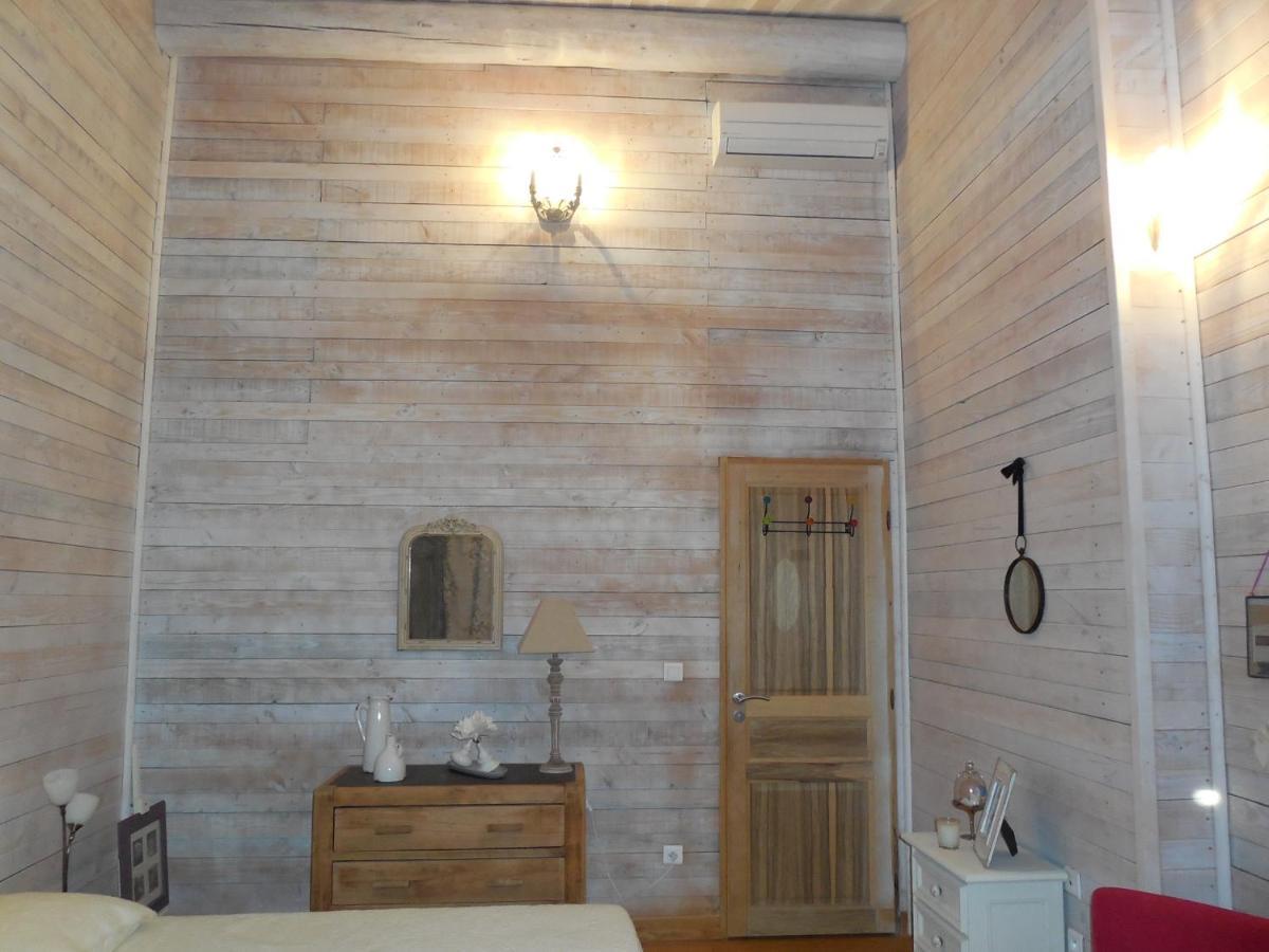 LʼIsle-sur-la-Sorgue La Maison Bleue المظهر الخارجي الصورة