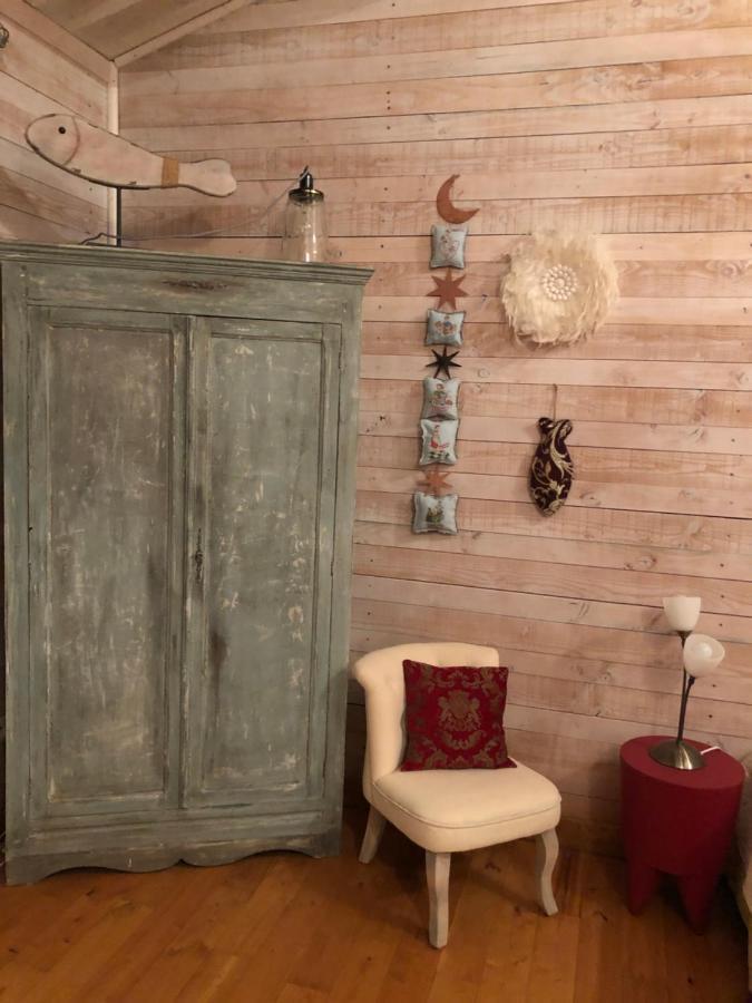 LʼIsle-sur-la-Sorgue La Maison Bleue المظهر الخارجي الصورة