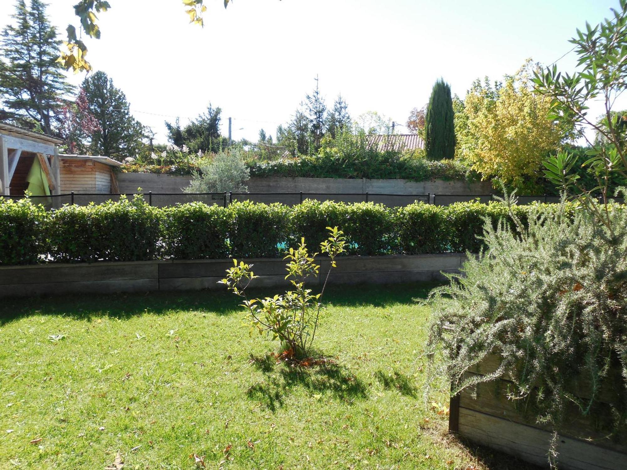 LʼIsle-sur-la-Sorgue La Maison Bleue المظهر الخارجي الصورة